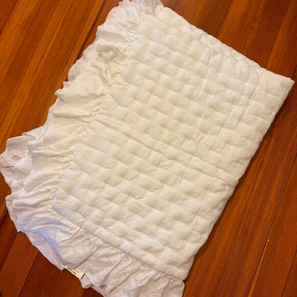 NWT Pottery Barn Kids Belgian Linen Ruffle Quilt Blanket White Room Decor Baby - Picture 3 of 6